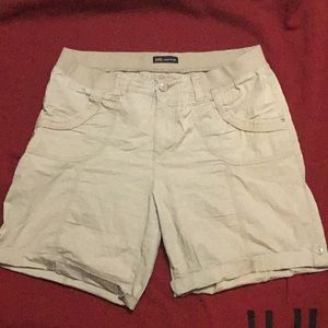 Women’s Kaki, Bermuda, cargo shorts